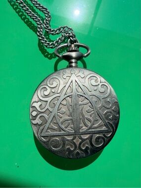 Harry Potter Deathly Hallows Pocket Watch on chain, Warner Bros. 2017